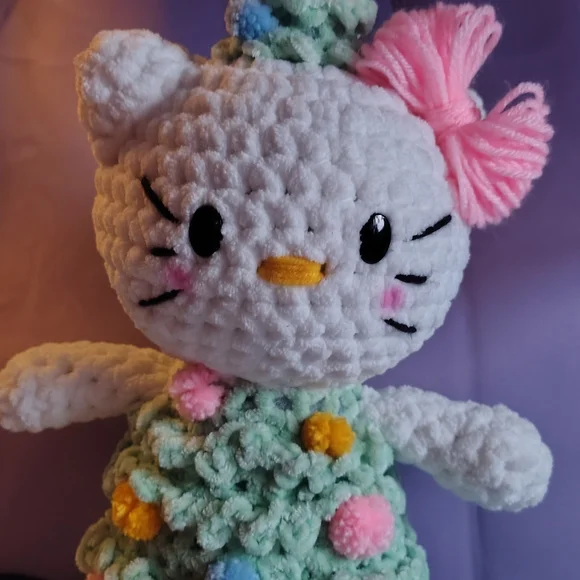 15 Inch Hello Kitty Doll Crochet - Picture 2 of 3